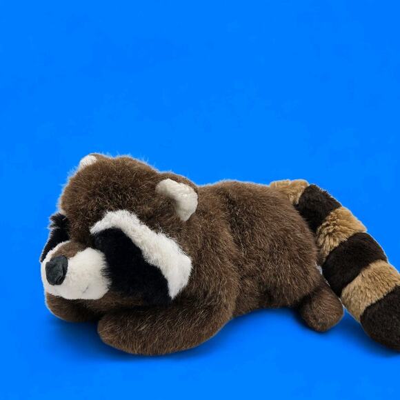 Westcliff Collection Wildlife 20" Raccoon Realistic Plush Vintage Stuffed Toy - Picture 4 of 15